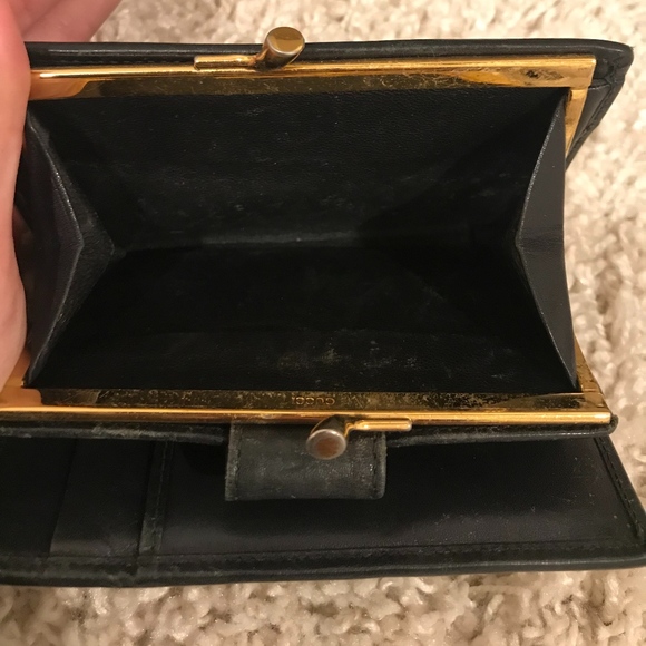 Black vintage GUCCI wallet! - Picture 6 of 8